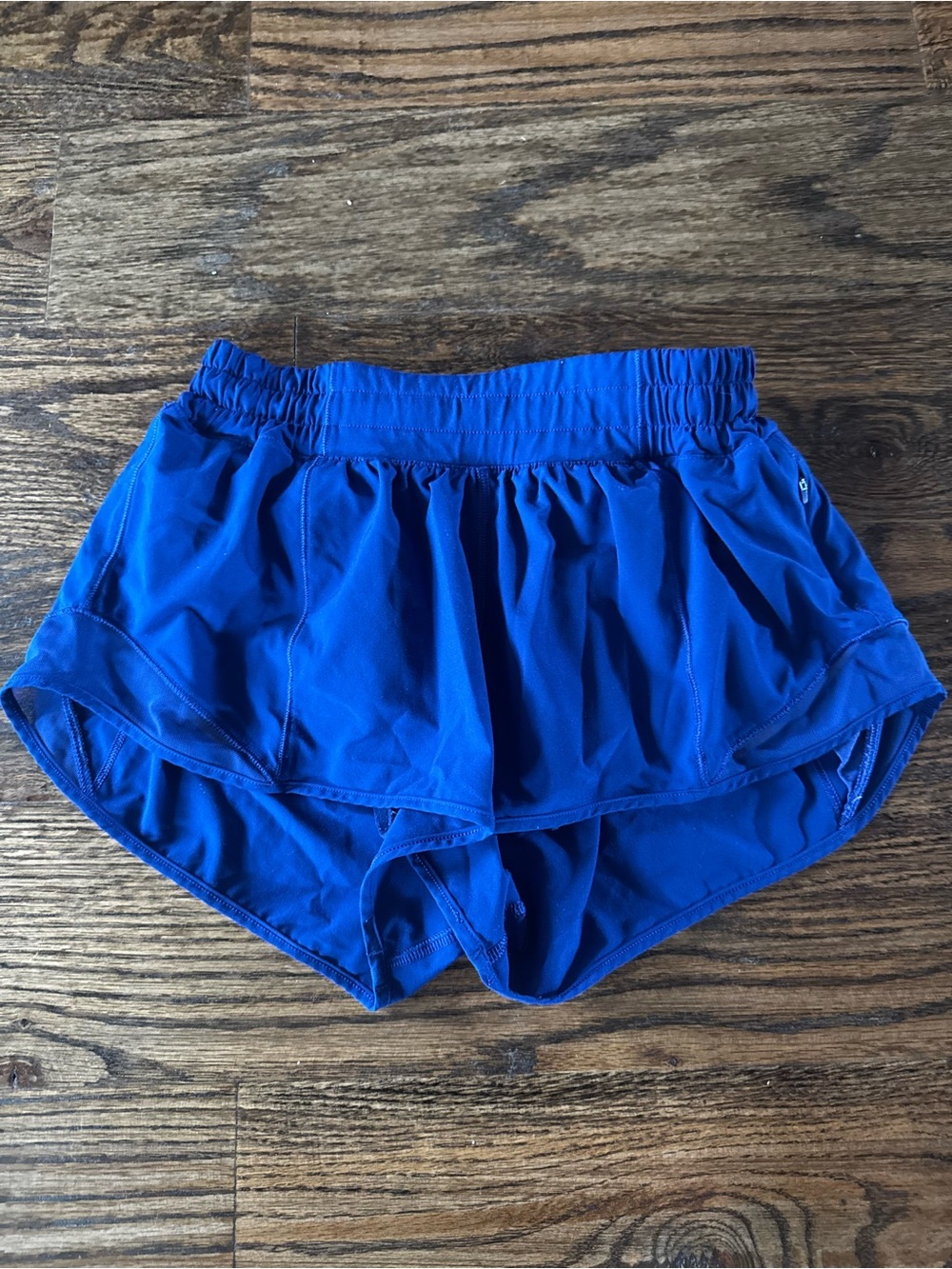 Lululemon Hotty Hot Shorts  2.5 inseam- Reposh - Picture 2 of 3